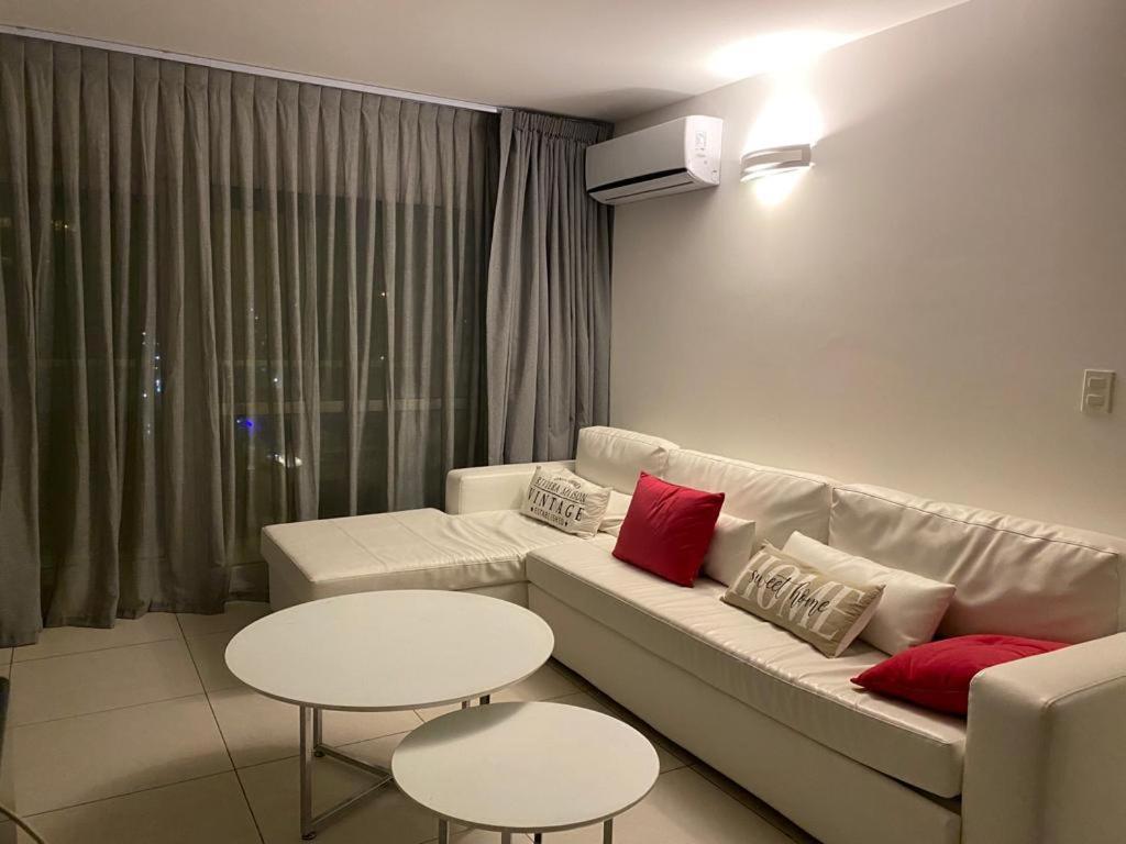 Lux Tower. Departamento 3 Ambientes. Pleno Centro *