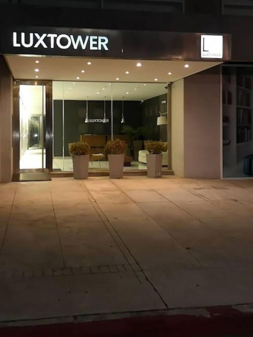 Lux Tower. Departamento 3 Ambientes. Pleno Centro * Punta del Este