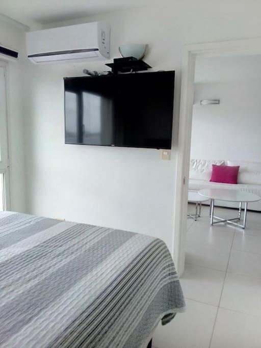 Lux Tower. Departamento 3 Ambientes. Pleno Centro Punta del Este