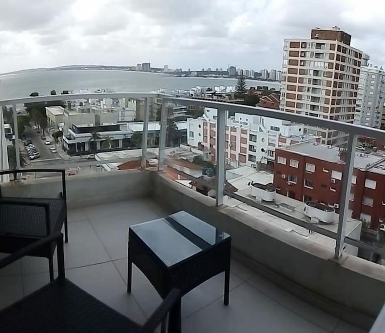 Lux Tower. Departamento 3 Ambientes. Pleno Centro * Punta del Este