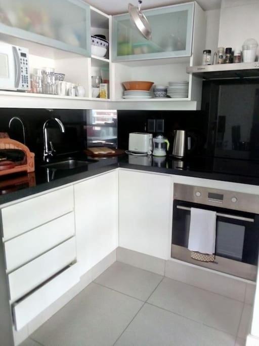 Apartamento Lux Tower. Departamento 3 Ambientes. Pleno Centro Punta del Este